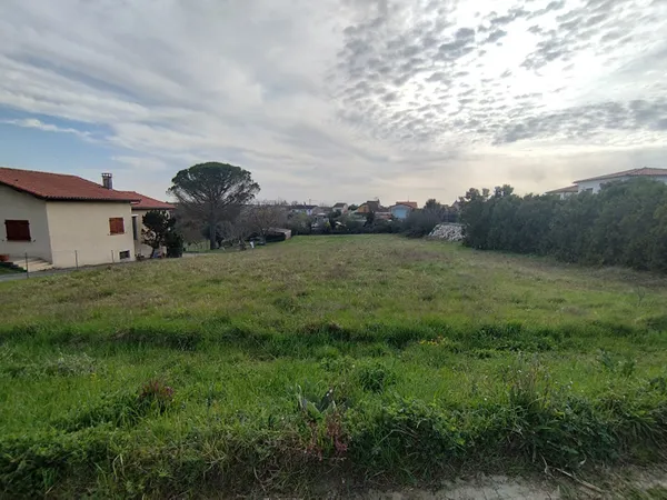 Terrain 2475 m²
