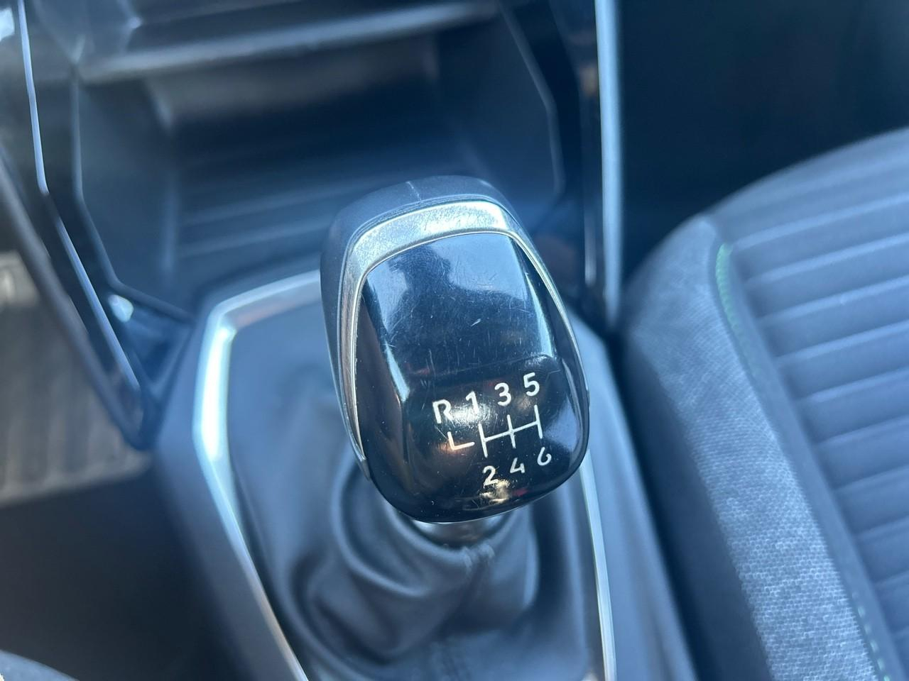 Peugeot 2008 1.2 puretech 100ch s&s active — photo 14