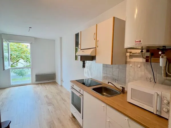 Appartement duplex de 2 pièces 36m² Square Albert Luthuli avec cave et place de parking