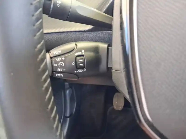 Peugeot 208 puretech 75 s&amp;s bvm5 — photo 16