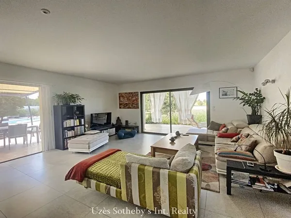 Uzès - Avignon villa contemporaine avec piscine