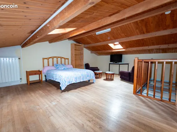 Angoulême Saint-Cybard - RARE Maison familiale 151m2 - 5 ch. Dont 24m² + terrasse 12m² + garage 31m²