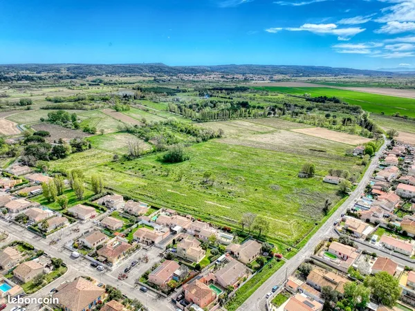 Terrain de 220 m² à Coursan