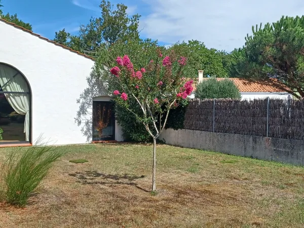 Vends belle maison d'architecte d'intérieur de style vendéen 285m² à Soullans (85) - 4 ch