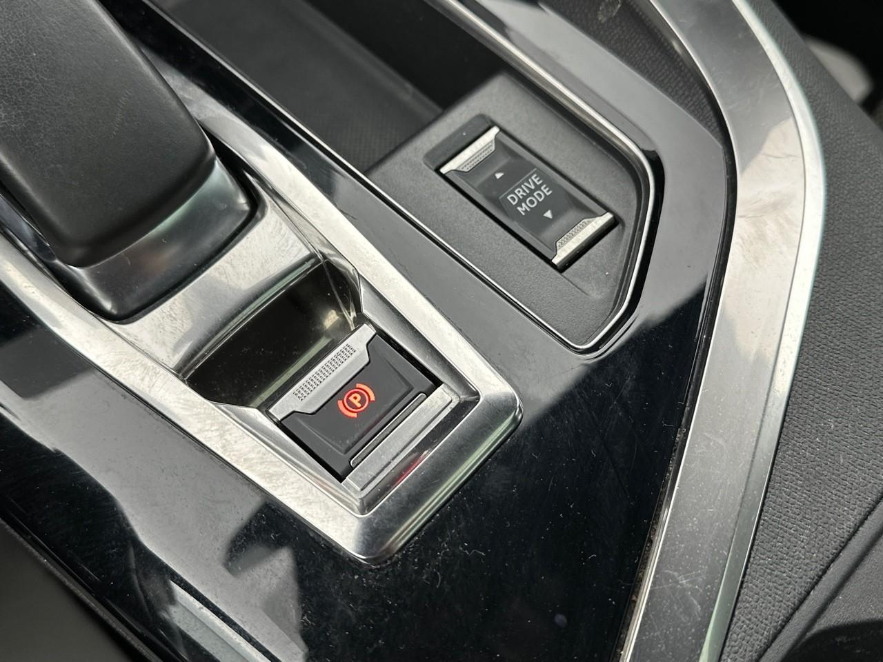 Peugeot 3008 hybrid 225 e-eat8 gt — photo 31