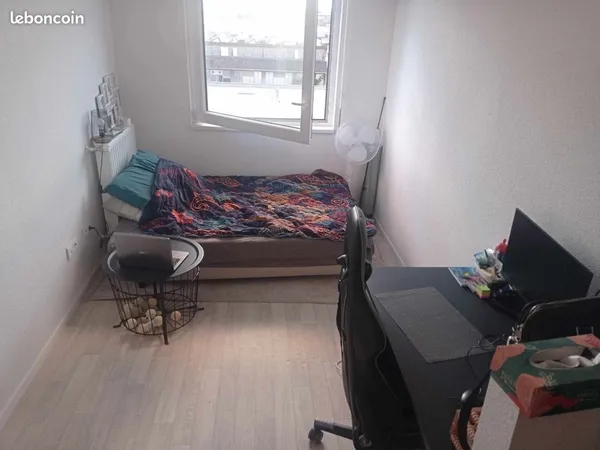 Sous location Studio meublé spécial piur étudiantou stagiaire, toutes charges comprises
