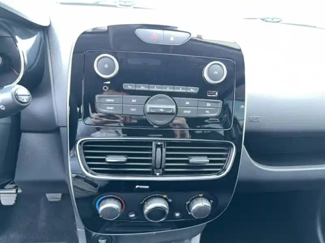 Renault Clio 1.2 16v 75 — photo 20