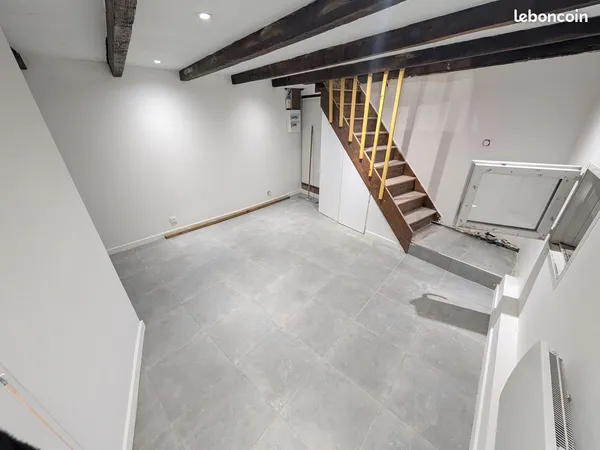 Appartement 36m loué - RER 7 min à pied métro 7 / T1