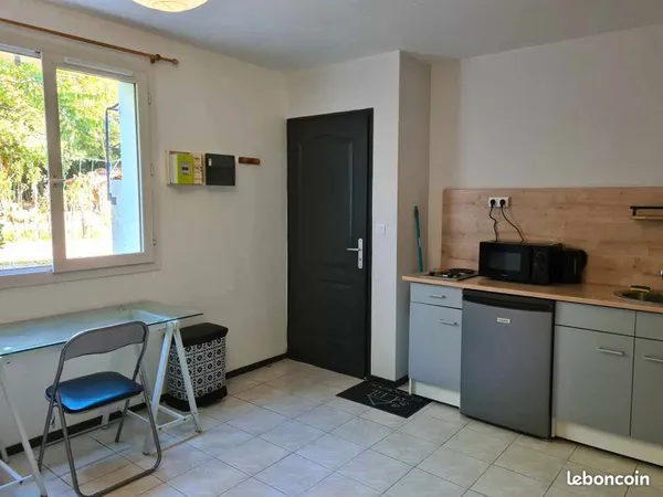 Particulier loue Studio meublé