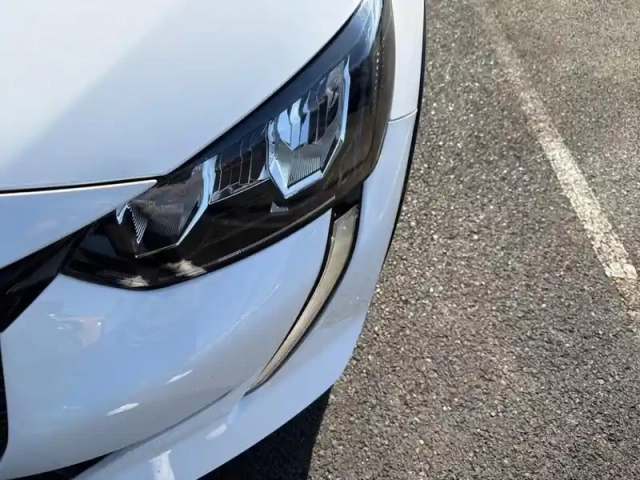 Peugeot 208 electrique 136ch 51 kwh business — photo 14