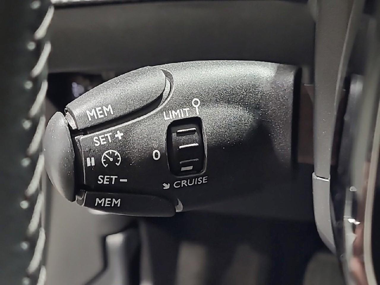 Peugeot 2008 puretech 100 s&s bvm6 active — photo 24