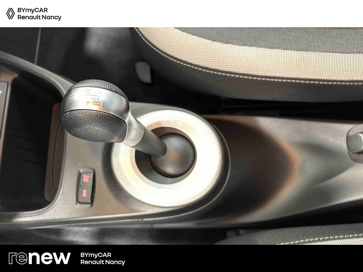 Renault Twingo III E-Tech — photo 18