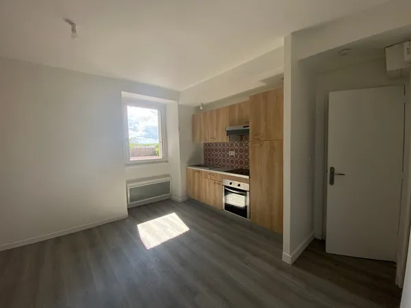 A LOUER - Appartement Type 2, SAINT MEEN LE GRAND