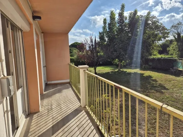 À LOUER - AGRÉABLE T3 EN REZ-DE-CHAUSSÉE AVEC GARAGE