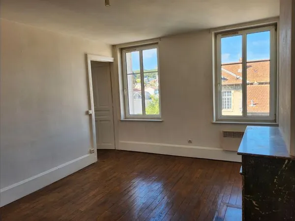 Nancy, rue Mézières, beau 46 m2 dans immeuble de caractère