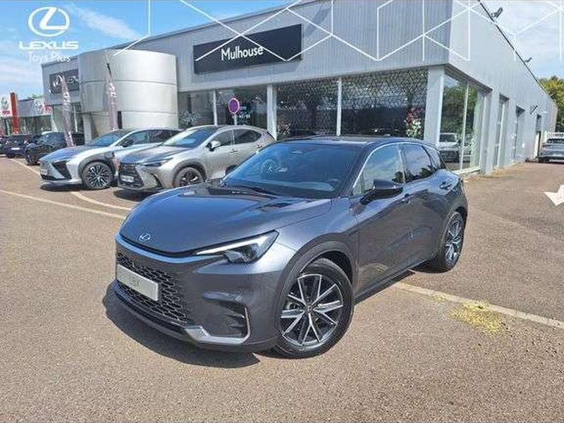 Lexus LBX Lexus LBX 1.5 136H 2WD Emotion — photo 1
