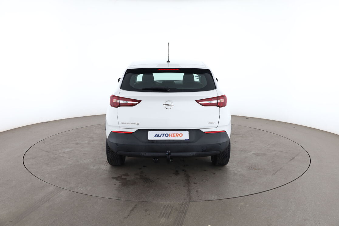 Opel Grandland X 1.2 Turbo Auto — photo 4