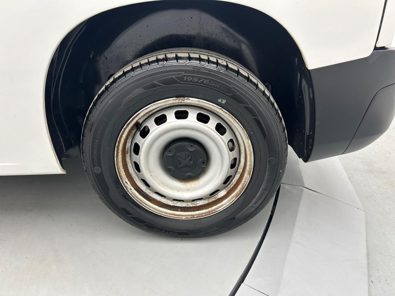 Peugeot Partner fourgon standard 650 kg bluehdi 75 bvm5 premium — photo 16