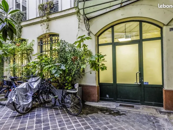 Local commercial 250 m² PARIS