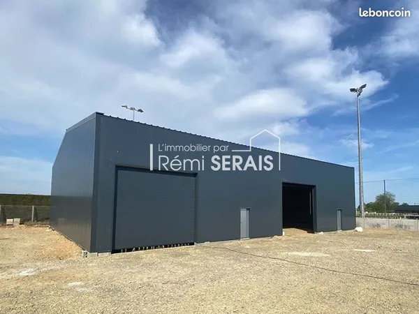 Local commercial 500 m² SAINT GEORGES DES GROSEILLERS