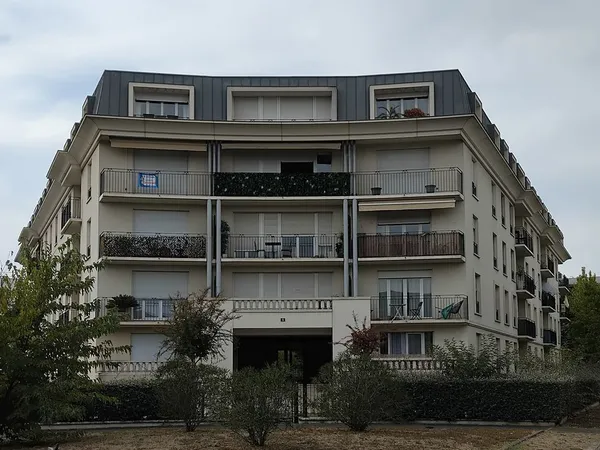 APPARTEMENT (RESIDENCE STANDING (JARDIN INTERIEUR)