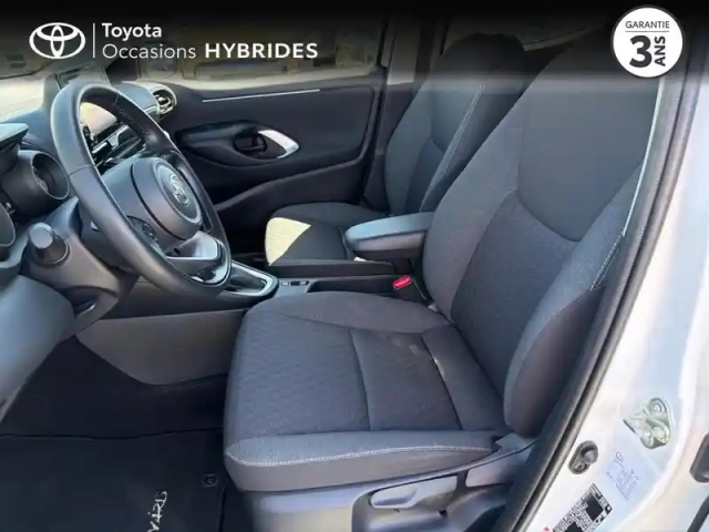 Toyota Yaris 116h design 5p my21 — photo 11