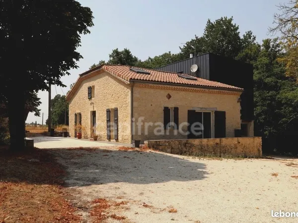 Propriété 5 pièces 155 m²