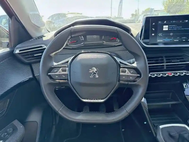Peugeot 208 puretech 100 s&amp;s bvm6 — photo 9