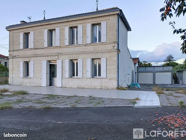 Maison 7 pièces 236 m²