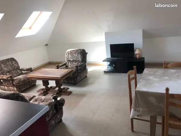 Appartement F2, dernier étage