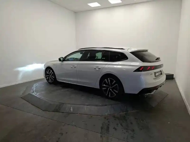 Peugeot 508 sw hybrid 225 e-eat8 — photo 3
