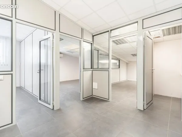 Local commercial 84 m² Lissieu