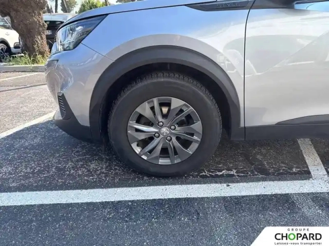 Peugeot 2008 puretech 100 s&amp;s bvm6 — photo 12