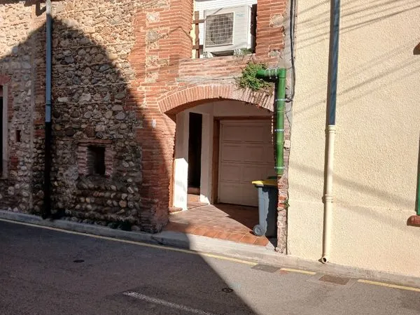 Grand Studio climatisé avec cour