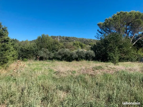 Terrain 1438 m² CHATEAURENARD