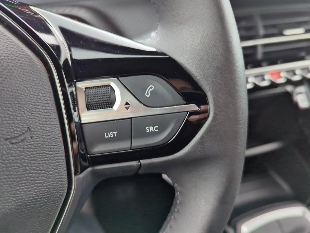 Peugeot 2008 100 s&s bvm6 style — photo 18