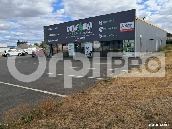 Local commercial 525 m²