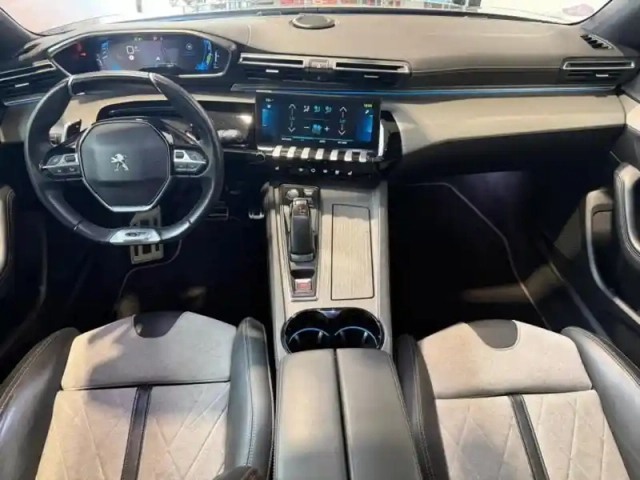 Peugeot 508 hybrid 225 gt e-eat8 toit pano / alcantara / focal / hayon elec / attelage — photo 8