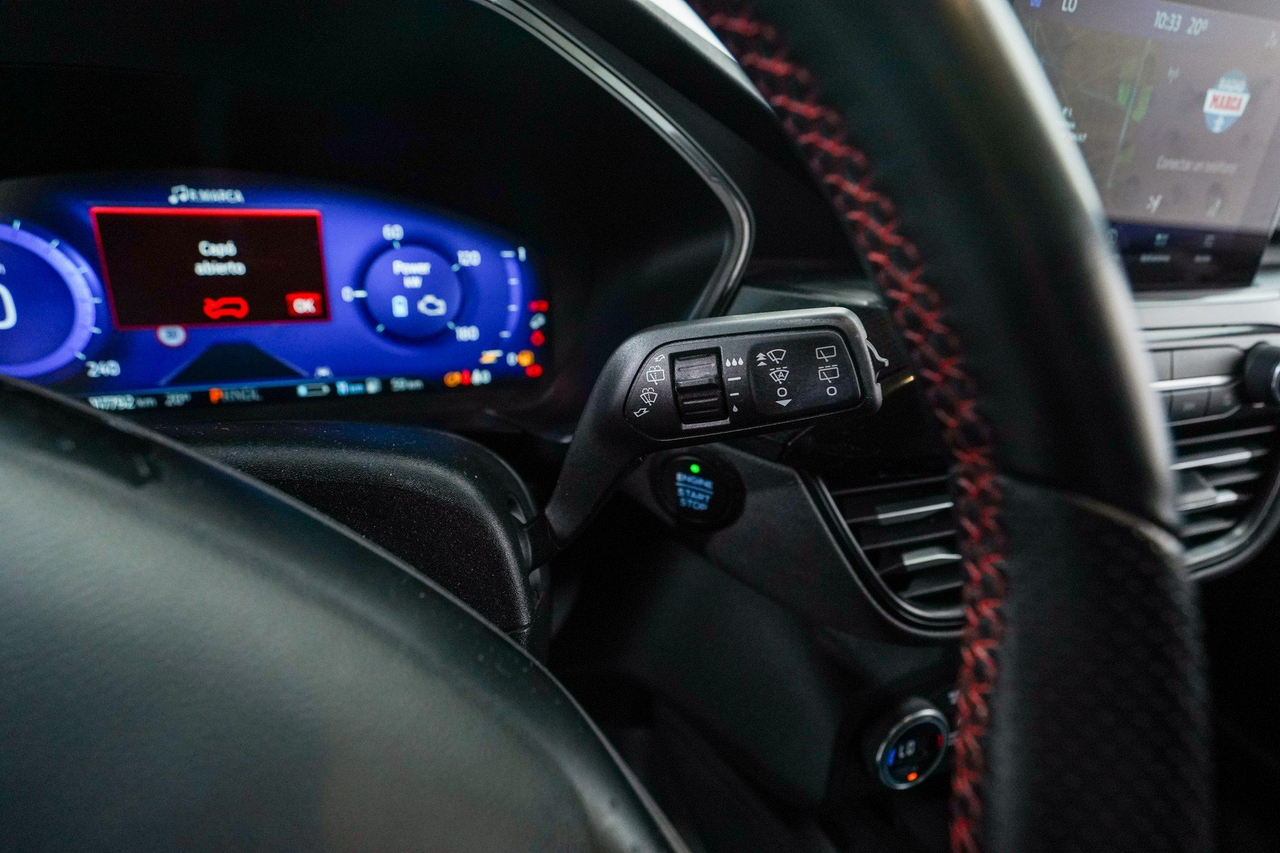 Ford Kuga — photo 20