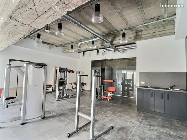 Local 340 m² Stiring-Wendel