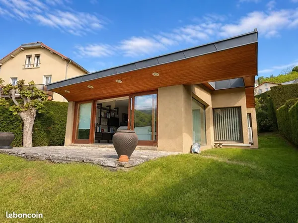 Maison 7 pièces 254 m²