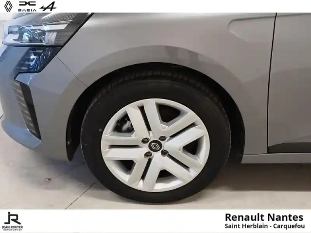 Renault Clio 1.5 dci 100ch evolution — photo 24