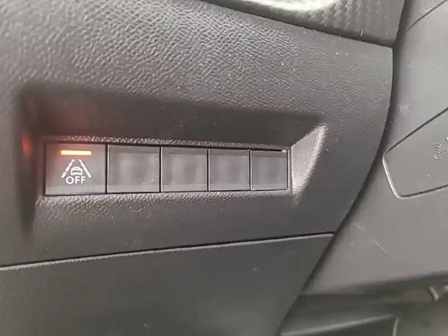 Peugeot 2008 puretech 130 s&amp;s eat8 — photo 29
