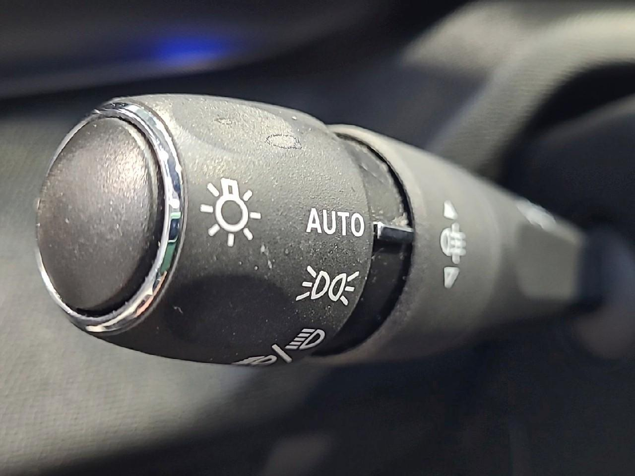 Peugeot 308 sw phev 180 e-eat8 gt — photo 26