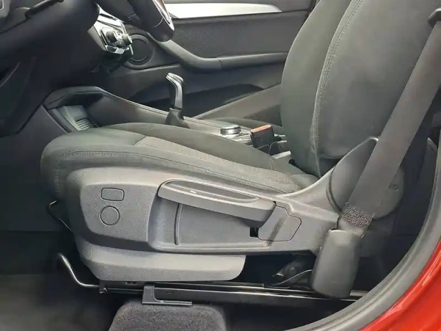 Bmw X1 sdrive 16d 116 ch — photo 29