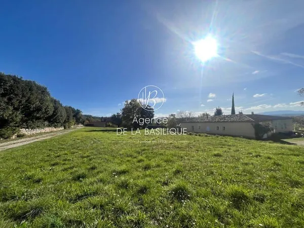 Terrain 1717 m²
