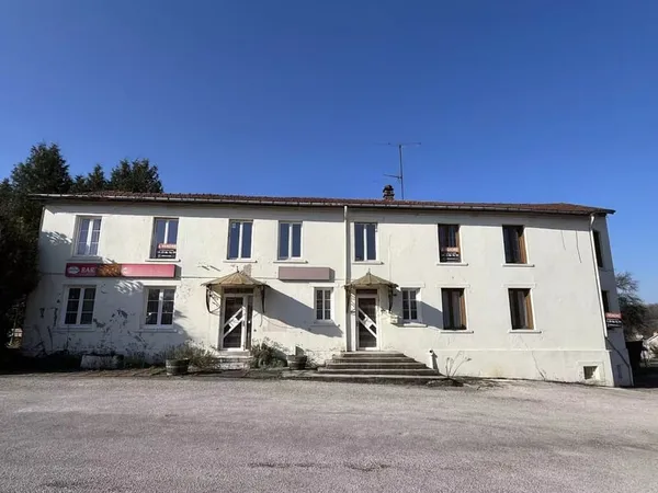 Ancien hôtel-restaurant à rénover