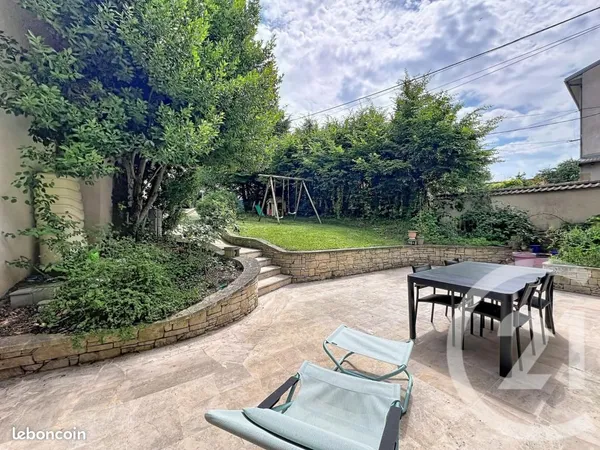 Maison 7 pièces 205 m²