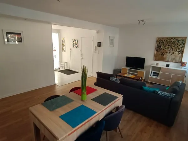 T2 bis 56m2 entièrement renové Garage et caves