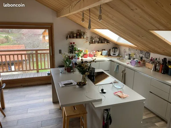 Colocation dans grand appartement